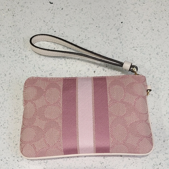 Coach Wristlet NWOT - Picture 2 of 3